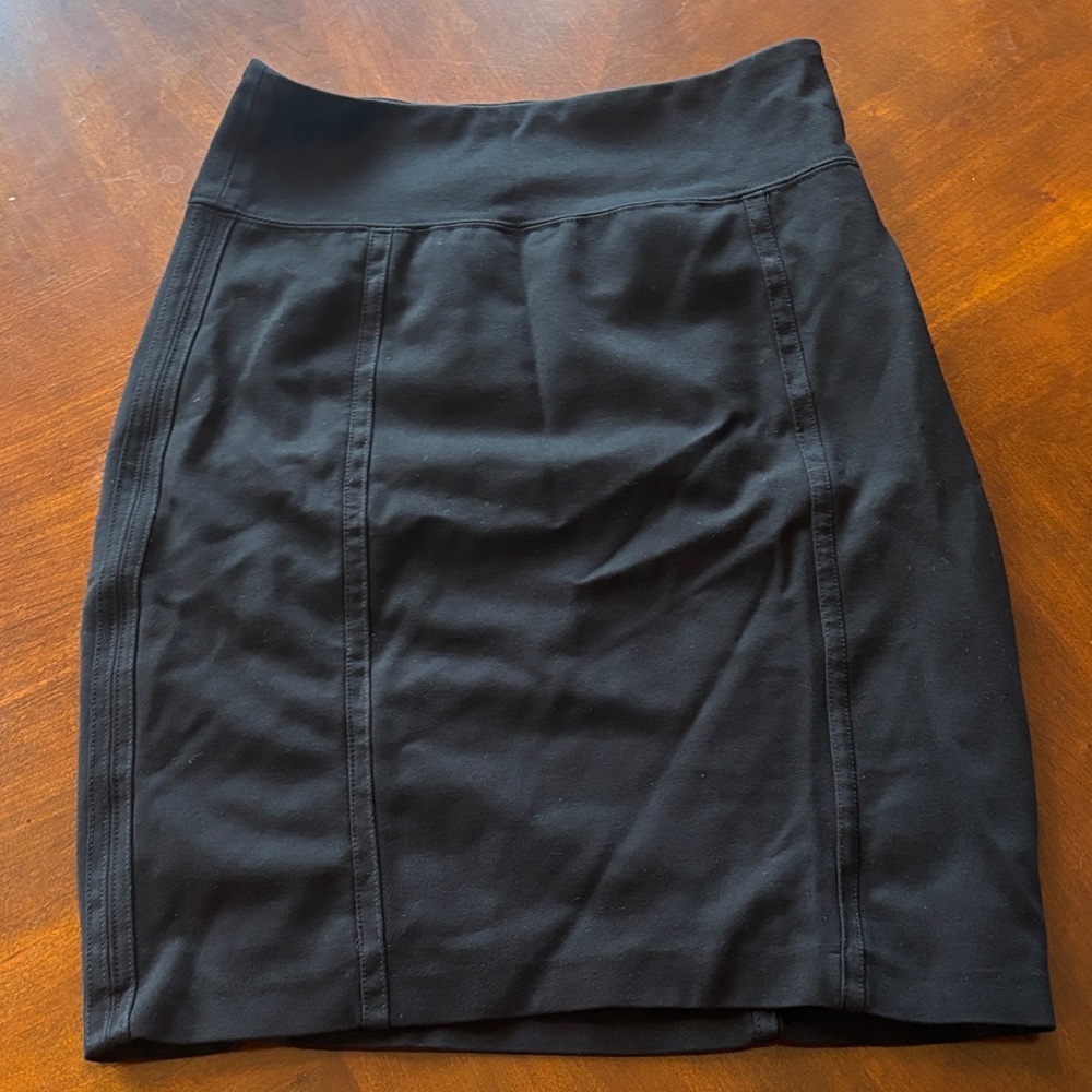 White House Black Market Black Skirt in size 2